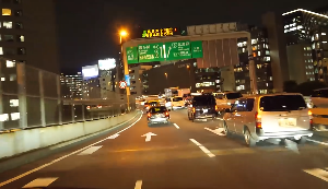 日本夜晚城市开车视频素材