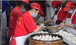 忙碌早餐店包烧卖生活镜头视频素材