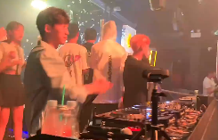 男DJ打碟夜店视频素材
