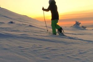 登雪山的人唯美励志视频素材