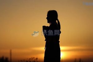 晨光下女子练跆拳道镜头短视频素材
