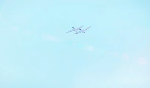 白燕飞过天空镜头日本动漫视频素材
