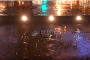 雨天地面路灯下雨视频素材