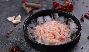 涮锅用冰镇鹅肠火锅配菜视频素材
