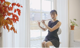 唯美场景美女吹萨克斯乐器独奏视频素材
