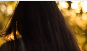 唯美镜头美女特写走路视频素材