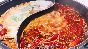 鸳鸯火锅涮青菜视频素材
