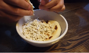 羊肉泡馍街边小吃视频素材