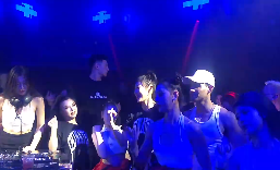美女DJ蹦迪特写视频素材